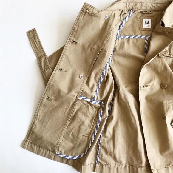 Gapkids NWT beige trench coat w/belt S(6-7Y) - Picture 3 of 5